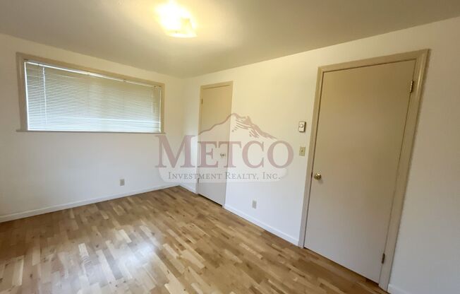 2 beds, 1 bath, 843 sqft, $1,095, Unit 14