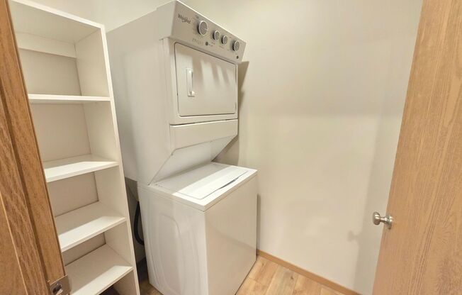 2 beds, 1 bath, 1,090 sqft, $1,230, Unit 3400 202