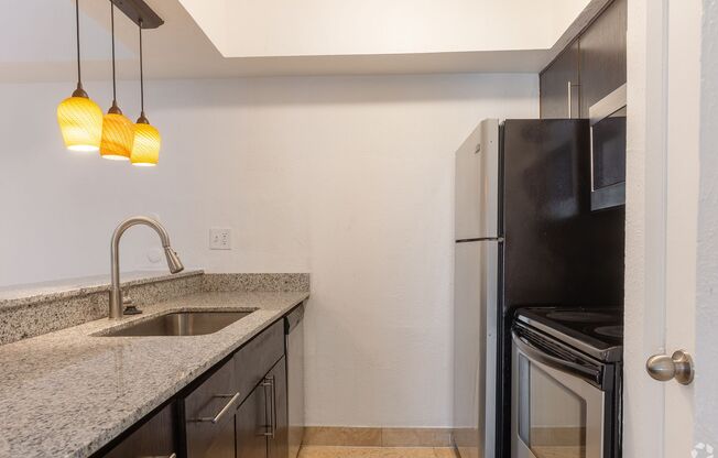 2 beds, 2 baths, 838 sqft, $1,370, Unit 1002