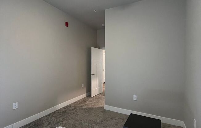 2 beds, 2 baths, 910 sqft, $1,550