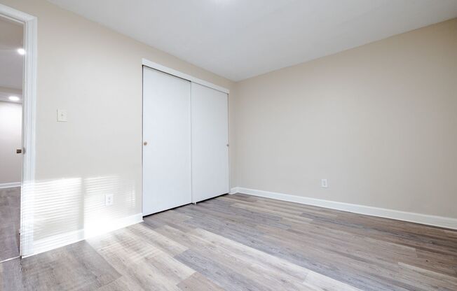 2 beds, 1 bath, $930, Unit Unit 1D