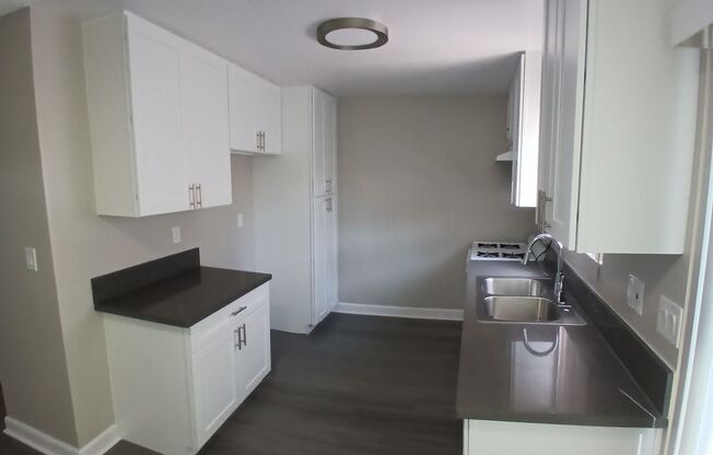 2 beds, 1.5 baths, 791 sqft, $2,395, Unit 27-1