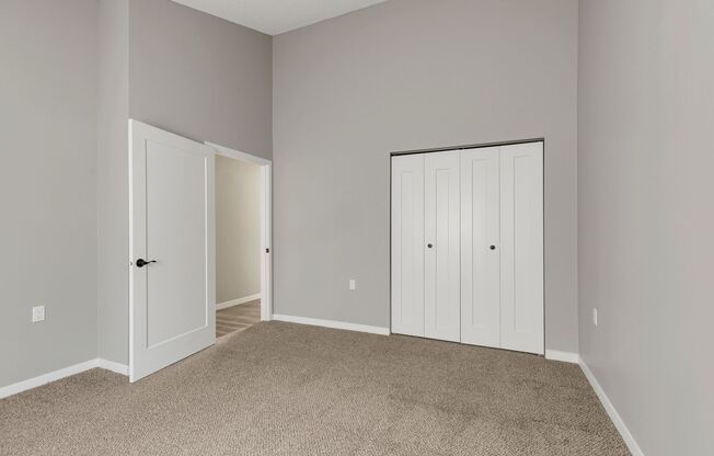 2 beds, 1 bath, 1,207 sqft, $1,995, Unit 04 2369 R