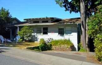 2 & 4 Bedroom Apartments with Classic Charm & Bay View