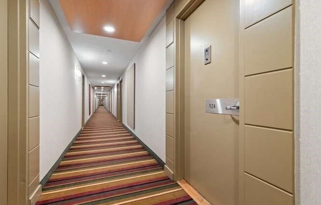 2 beds, 2 baths, 1,300 sqft, $4,500, Unit 924