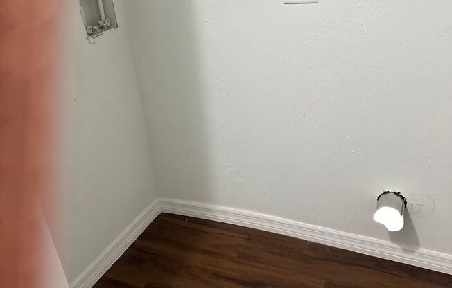 3 beds, 1 bath, $995