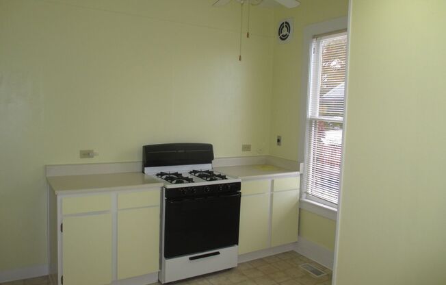 3 beds, 1 bath, $1,895