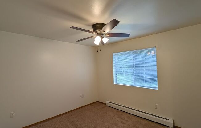 2 beds, 1 bath, 1,100 sqft, $1,319, Unit 1053 7312