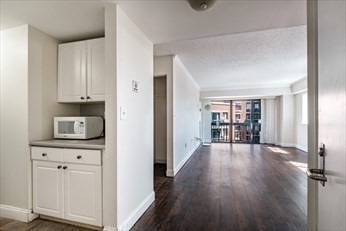 2 beds, 1.5 baths, 815 sqft, $3,200, Unit 414