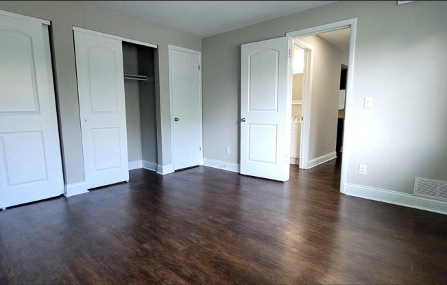 1 bed, 1 bath, $1,095, Unit 4420 Flowerdale Apt E