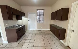 2 beds, 1 bath, $950, Unit 1022 # 1E