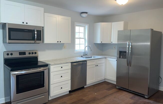 Renovated 3 Bedroom in Loray Mill Historic District!