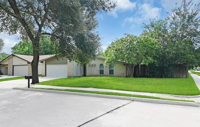 2239 FAIRGREEN DR
