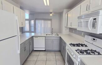 3 beds, 3 baths, $1,850, Unit Unit 1015 UNIT B BLDG 7