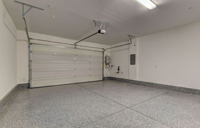 STUNNING Townhome - Strip & Mountain Views