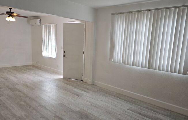 5502-8 University AZTEC APT