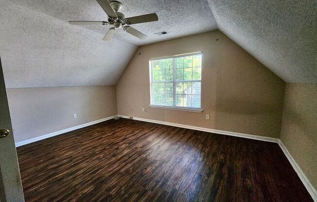 4 beds, 2.5 baths, $3,300