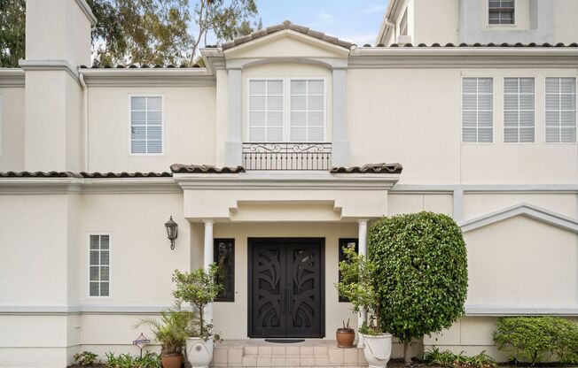 Luxurious 4-Bedroom Marina Del Rey Estate with Exclusive Third-Floor Bonus Room Across From Marina