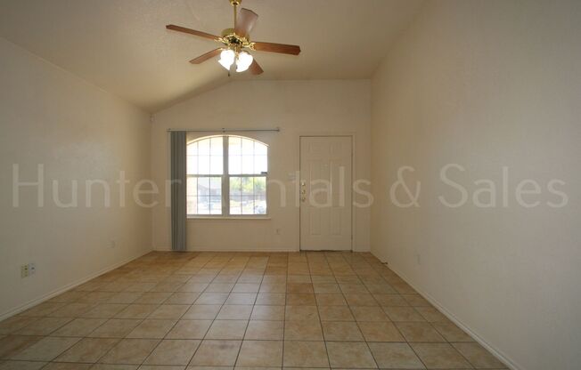 3 beds, 2 baths, $1,150, Unit Unit B