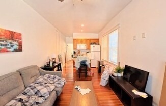 436 WAVERLEY OAKS RD