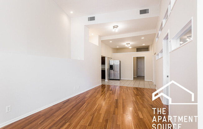 2120 W GRAND