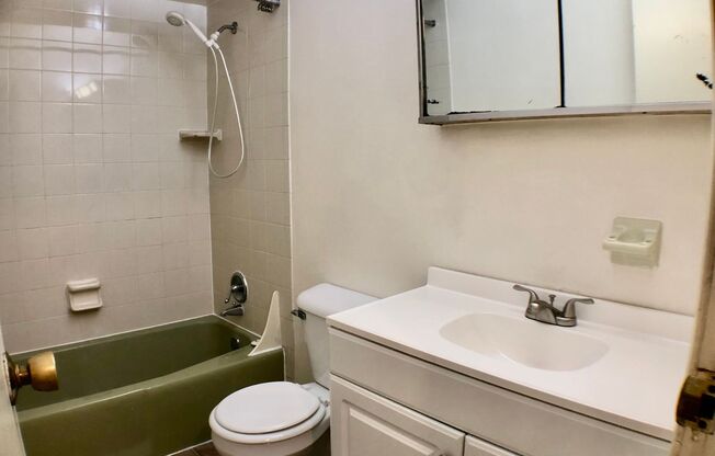 2 beds, 1 bath, $1,200, Unit 1