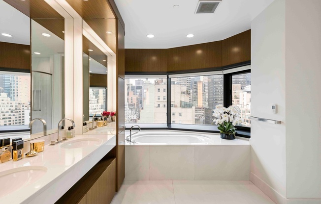 3 beds, 3.5 baths, 3,004 sqft, $28,950, Unit 17B