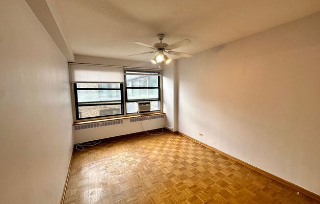 1 bed, 1 bath, 700 sqft, $1,700, Unit 418-0409