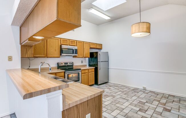 3 Bedroom Duplex in Coppell – Private Backyard & 1-Car Garage!