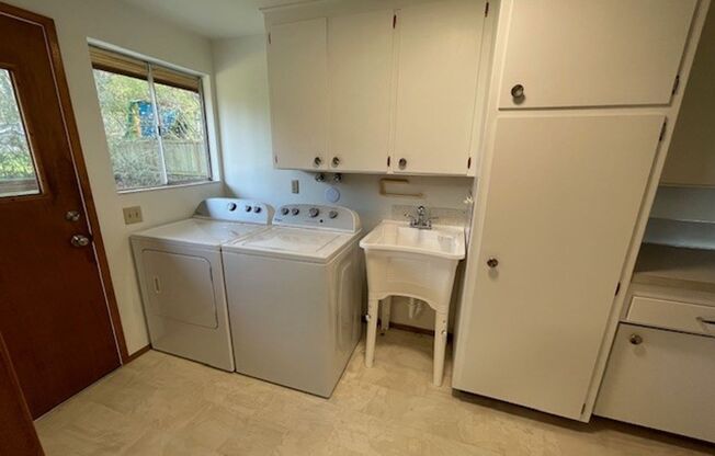 2 beds, 1 bath, $3,200