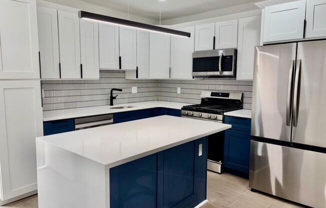 Brand New Dickinson Narrows Bi-Level 4bd/2bth