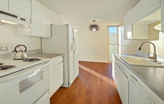 Fremont View - 525 N Bowdoin Place