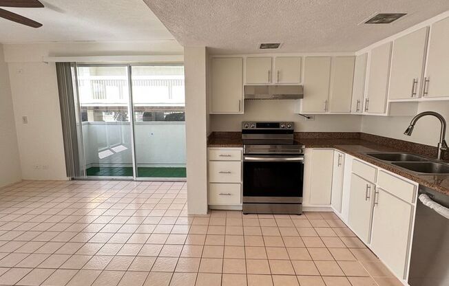PET FRIENDLY 3 Bed, 1 Bath, 1 parking ELECTRIC INCLUDED