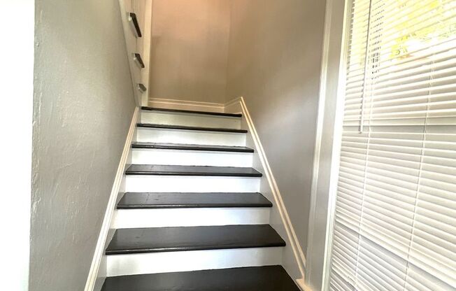 3 beds, 2 baths, 1,278 sqft, $3,150, Unit Unit B