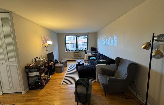 1 bed, 1 bath, 700 sqft, $1,650, Unit 541-402