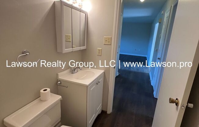 2 beds, 1 bath, 894 sqft, $1,200