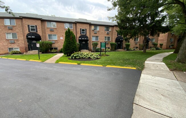 Renshaw Apartments features beautifully landscaped grounds that provide a serene environment for residents. Enjoy convenient access and a welcoming atmosphere right outside your door. Explore your future home today!