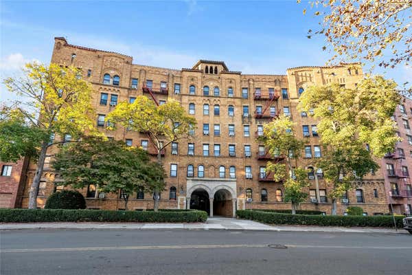 1 bed, 1 bath, 775 sqft, $2,300, Unit 2D