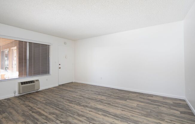 Trade Winds Apartments