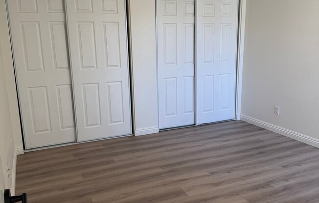1801 W VICTORY BLVD