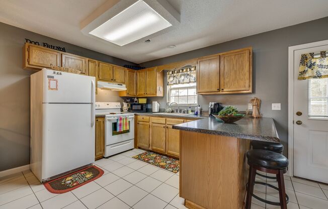 2 beds, 1.5 baths, $1,800