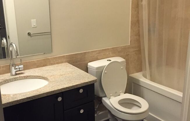 1 bed, 1 bath, 671 sqft, $1,450, Unit 5E