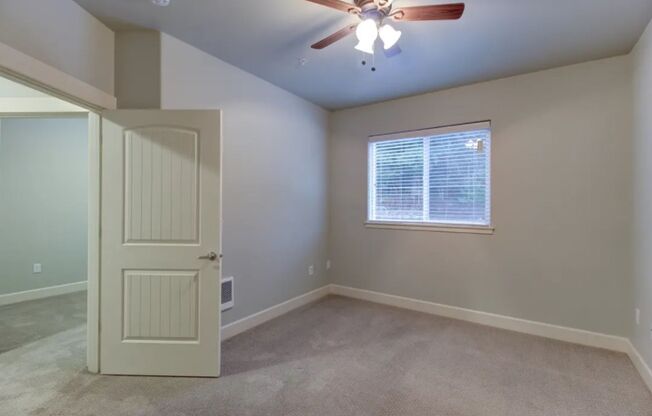 1 bed, 1 bath, 728 sqft, $1,475, Unit 137