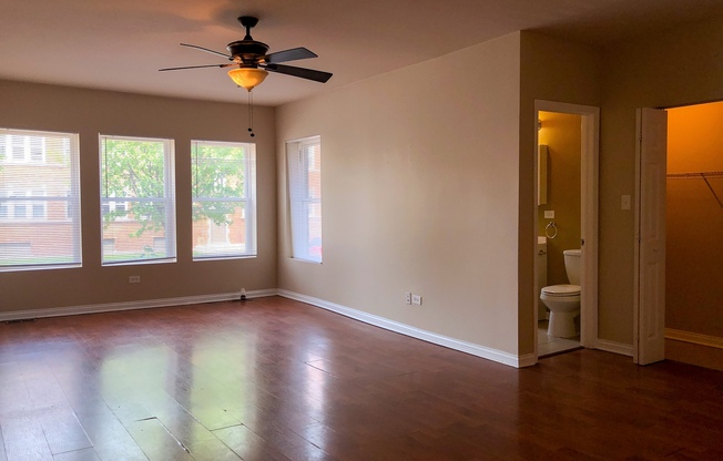 2 beds, 1 bath, $1,450, Unit 1639#1E