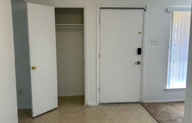 Welcome to Lynwood Garden Apartments. Your Oasis in East El Paso!