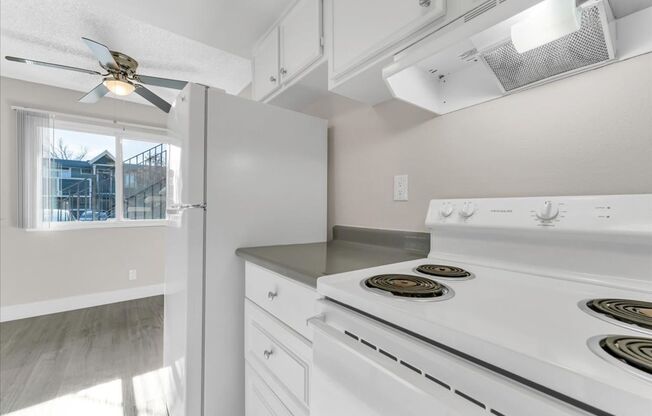 2 beds, 2 baths, 860 sqft, $1,645, Unit 03A