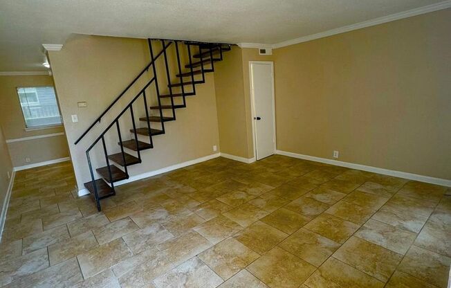 2 beds, 1.5 baths, 1,000 sqft, $1,525, Unit 166