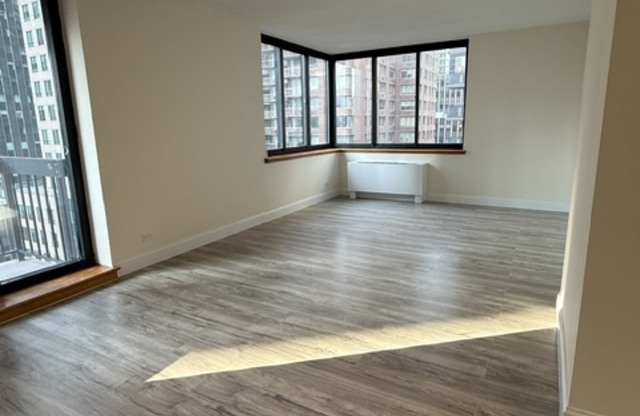 2 beds, 2 baths, 1 sqft, $6,450, Unit 22B