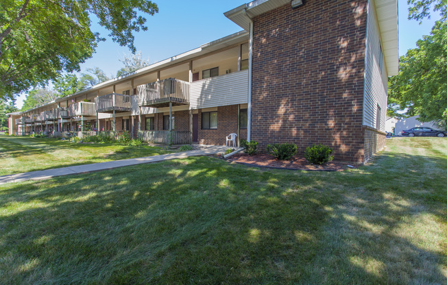 2 beds, 1 bath, 866 sqft, $1,100, Unit 0027