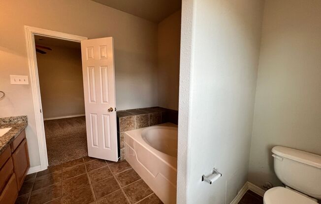 2 beds, 2 baths, $1,600